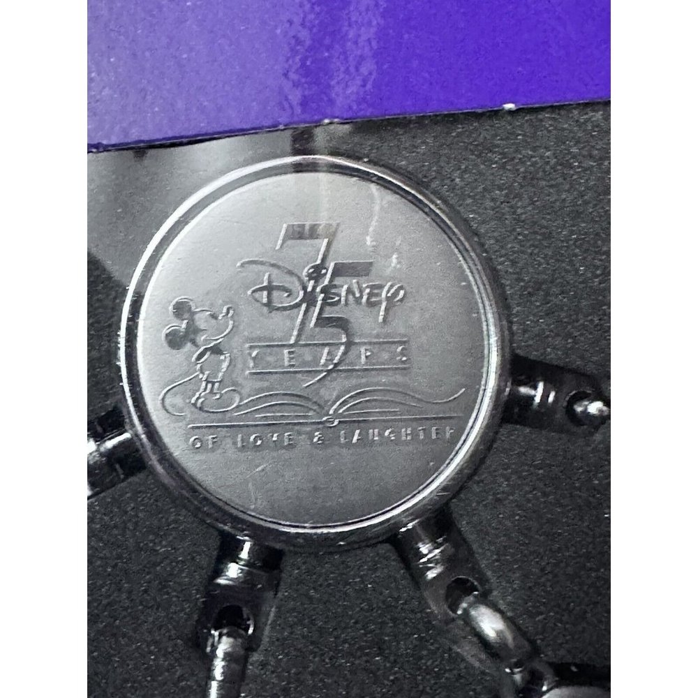 Disney 75 Years Of Love And Laughter Metal Keychain Dumbo, Tinkerbell, Cheshire - Picture 4 of 8